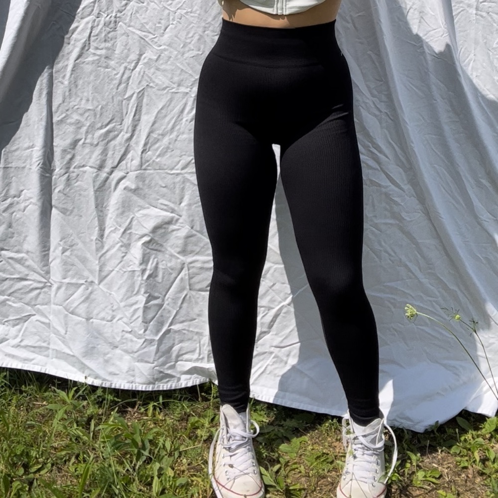 Black Ribbed Leggings Size M